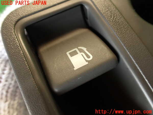2UPJ-9240886308]センチュリー(GZG50)スイッチ3 中古（フューエルリッド　トランク）_3