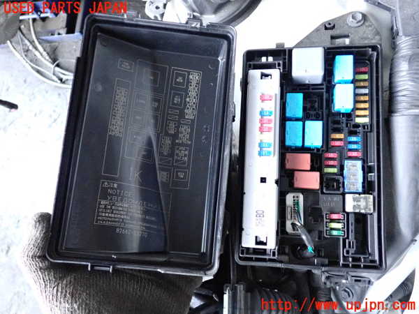 2UPJ-9240896742]レクサス・IS350(GSE31)ヒューズボックス2(EGルーム内助手席側) 中古_2