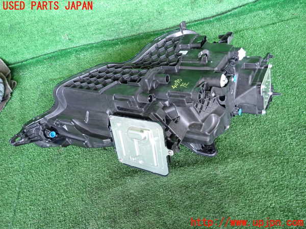 2UPJ-9240901132]ボルボ・V60(ZB420TM)左ヘッドライト LED 中古_2