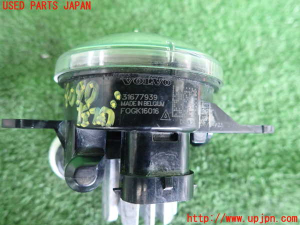 2UPJ-9240901182]ボルボ・V60(ZB420TM)左フォグ 中古_3
