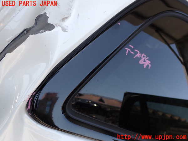 2UPJ-9240901380]ボルボ・V60(ZB420TM)右クォーターガラス 中古(43R-011667 M1232)_2