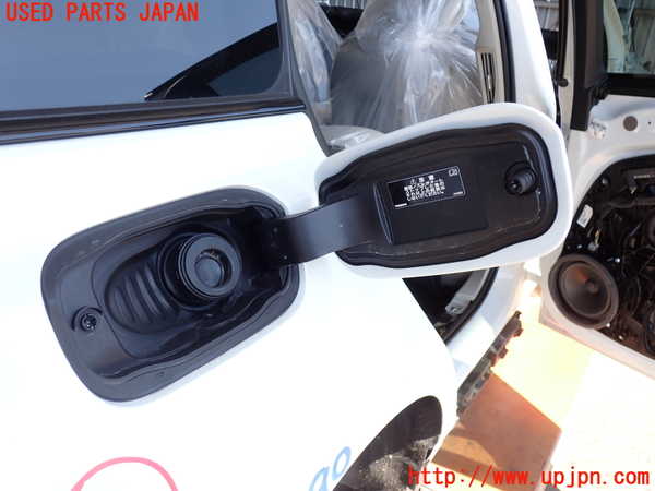 2UPJ-9240901690]ボルボ・V60(ZB420TM)フューエルリッド 中古_2