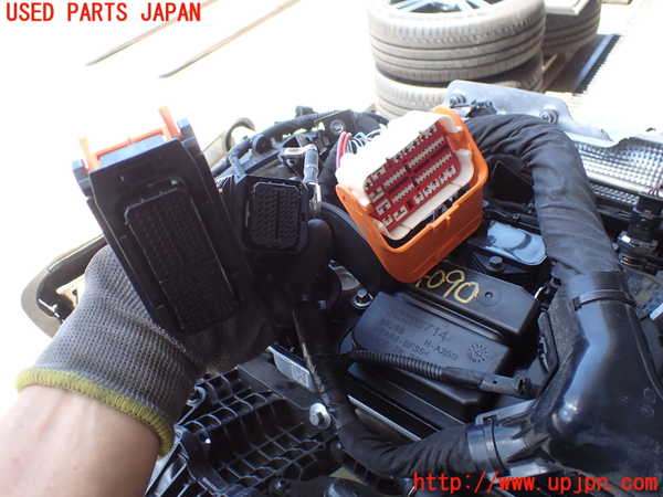 2UPJ-9240902010]ボルボ・V60(ZB420TM)エンジン B420T5 中古_3