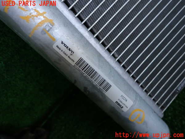 2UPJ-9240906031]ボルボ・V60(ZB420TM)エアコンコンデンサー1 中古_3