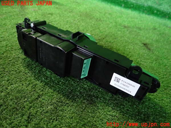 2UPJ-9240906306]ボルボ・V60(ZB420TM)スイッチ1 (ハザード、デフォッガー他) 中古_2