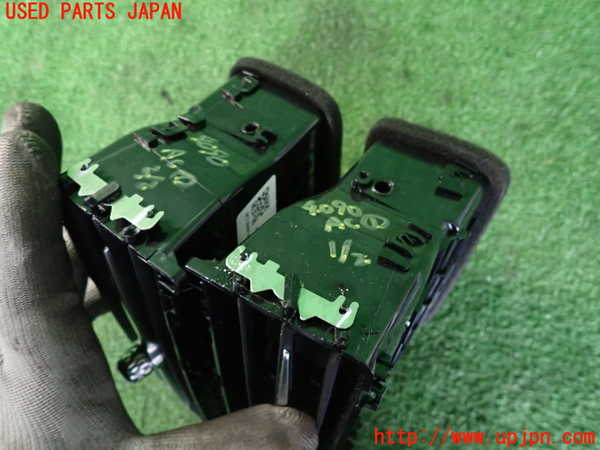 2UPJ-9240907526]ボルボ・V60(ZB420TM)エアコン吹き出し口1 (真中) 中古_2