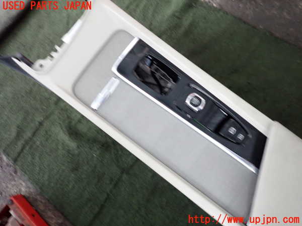 2UPJ-9240907540]ボルボ・V60(ZB420TM)センターコンソール 中古_3