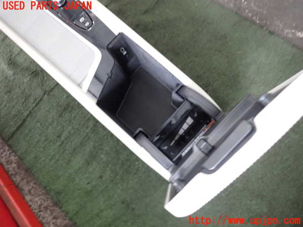 2UPJ-9240907540]ボルボ・V60(ZB420TM)センターコンソール 中古_5