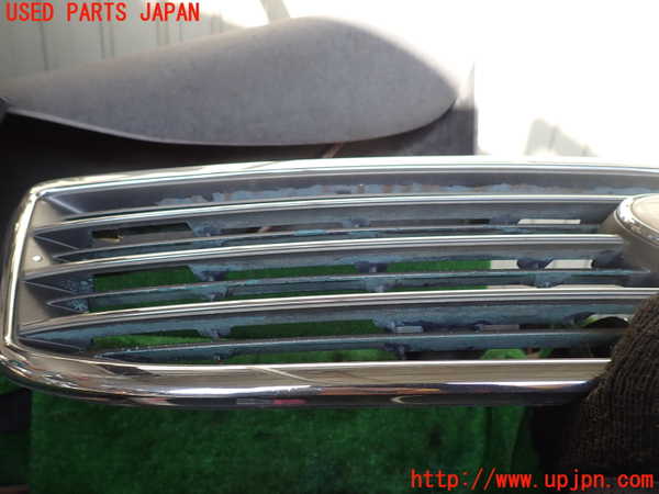 1UPJ-9240911050]ハイエースワゴン100系(KZH100G)ラジエターグリル 中古_4