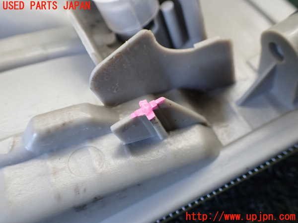 1UPJ-9240911150]ハイエースワゴン100系(KZH100G)右コーナーランプ 中古_4