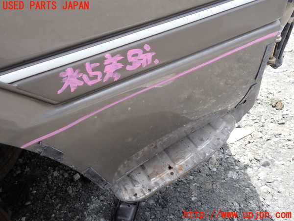 1UPJ-9240911230]ハイエースワゴン100系(KZH100G)右前ドア  中古_3