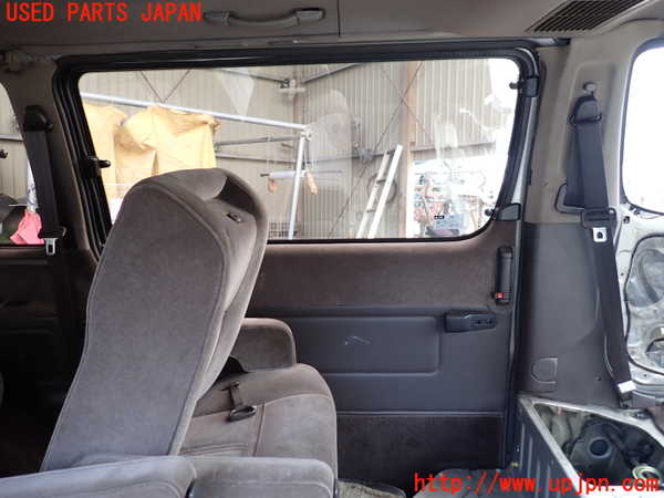 1UPJ-9240911320]ハイエースワゴン100系(KZH100G)左後ドア 中古_4