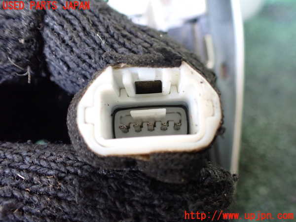 1UPJ-9240911210]ハイエースワゴン100系(KZH100G)右ドアミラー 中古_4