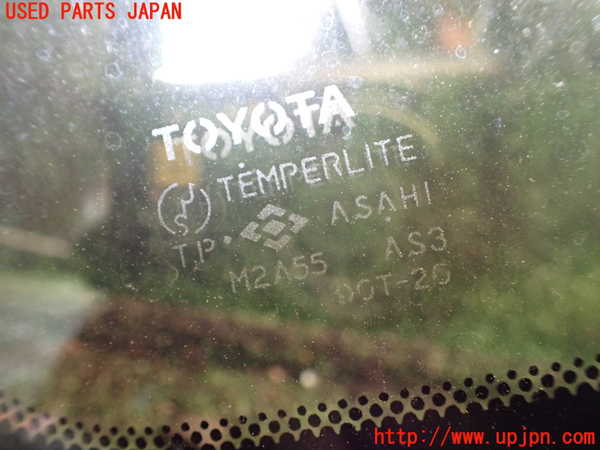 1UPJ-9240911370]ハイエースワゴン100系(KZH100G)右サイドセンターガラス 中古_3