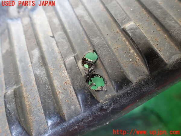1UPJ-9240911390]ハイエースワゴン100系(KZH100G)右サイドステップ 中古_2