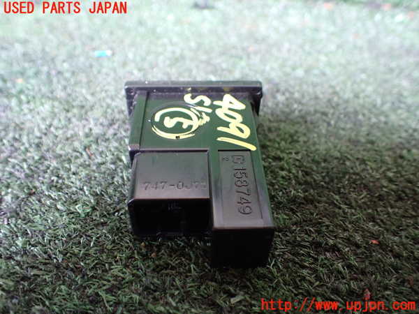1UPJ-9240916310]ハイエースワゴン100系(KZH100G)スイッチ5 リア ヒーター 中古_2