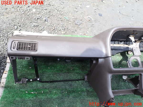 1UPJ-9240917505]ハイエースワゴン100系(KZH100G)ダッシュボード 中古_3