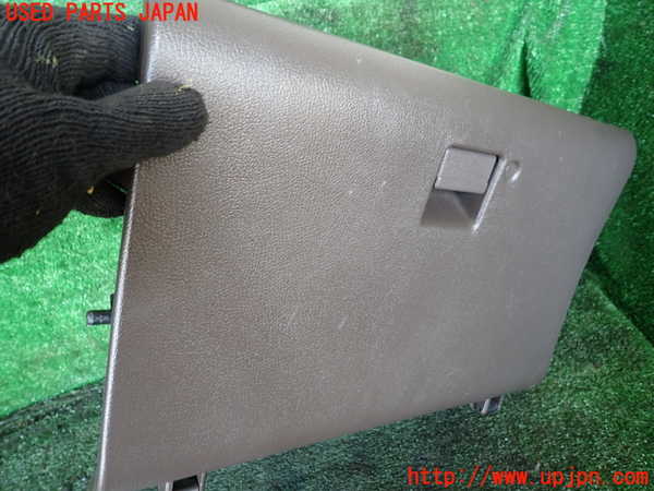 1UPJ-9240917516]ハイエースワゴン100系(KZH100G)グローブボックス1 中古_2