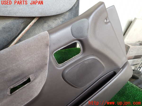 1UPJ-9240911264]ハイエースワゴン100系(KZH100G)左前ドア内張り 中古_2