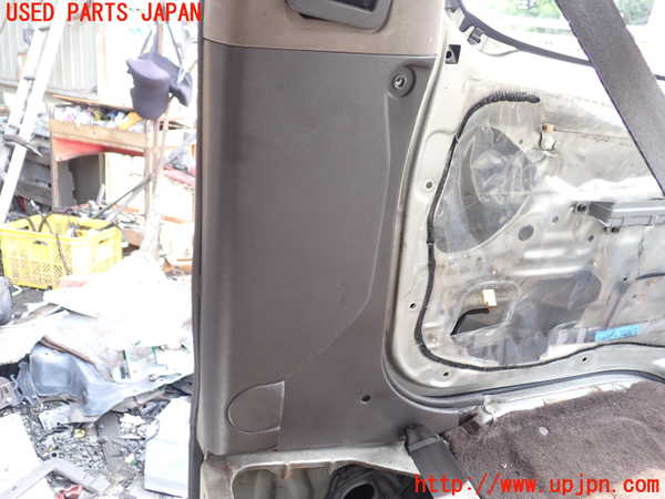 1UPJ-9240917670]ハイエースワゴン100系(KZH100G)左センターピラートリム 中古_3