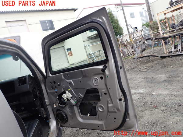1UPJ-9240921230]ハマーH3(不明)右前ドア 中古(43R-000262 M504)_4