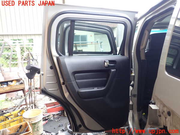 1UPJ-9240921320]ハマーH3(不明)左後ドア 中古(43R-000265 M513)_4