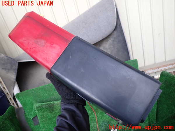 1UPJ-9240921530]ハマーH3(不明)右テールランプ 中古_2