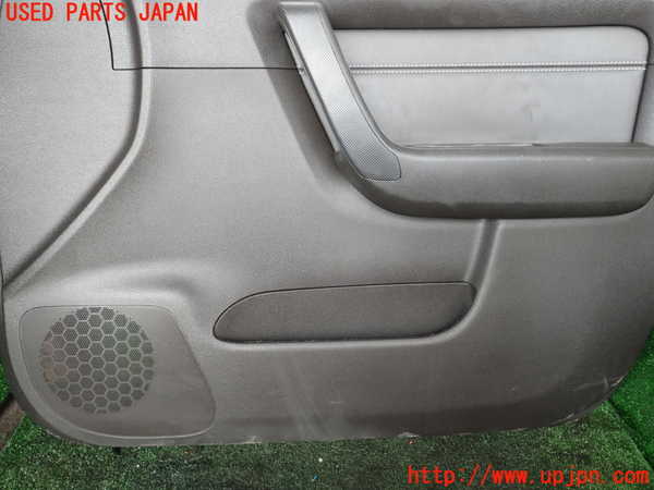 1UPJ-9240921234]ハマーH3(不明)右前ドア内張り 中古_4
