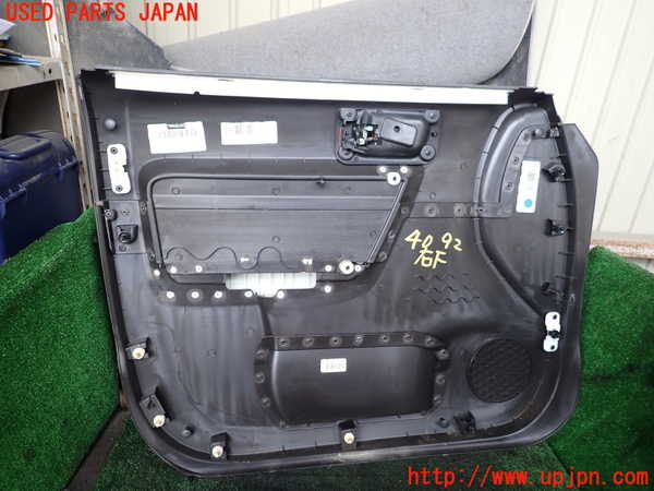 1UPJ-9240921234]ハマーH3(不明)右前ドア内張り 中古_5