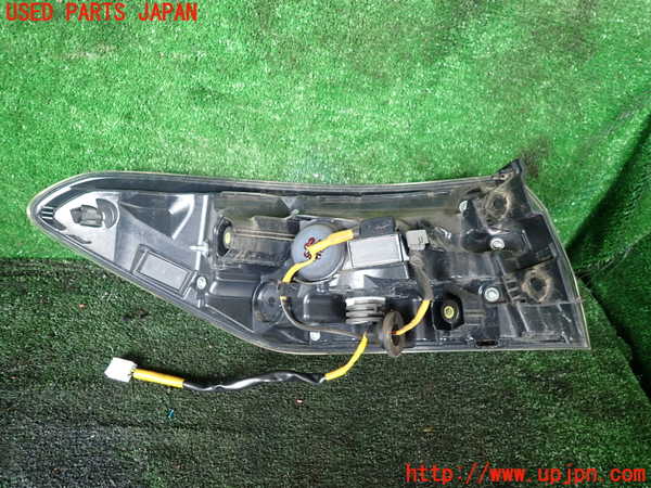 1UPJ-9240931530]クラウン ハイブリッド(AZSH20)右テールランプ 中古_3