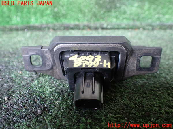 1UPJ-9240931590]クラウン ハイブリッド(AZSH20)バックドアハンドル(アウターハンドル) 中古_2