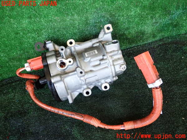 1UPJ-9240936025]クラウン ハイブリッド(AZSH20)エアコンコンプレッサー 中古_2
