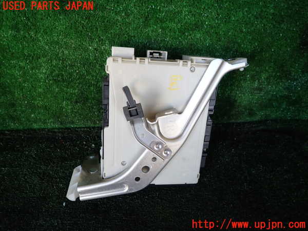 1UPJ-9240936741]クラウン ハイブリッド(AZSH20)ヒューズボックス1(室内運転席側) 中古_2