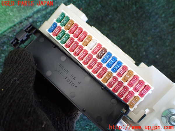 1UPJ-9240936741]クラウン ハイブリッド(AZSH20)ヒューズボックス1(室内運転席側) 中古_3