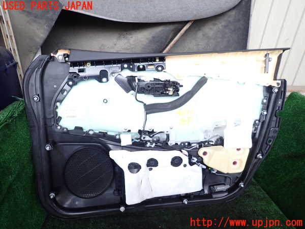 1UPJ-9240931264]クラウン ハイブリッド(AZSH20)左前ドア内張り 中古_4
