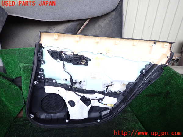 1UPJ-9240931324]クラウン ハイブリッド(AZSH20)左後ドア内張り 中古_4