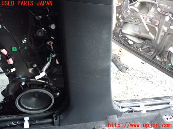 1UPJ-9240937670]クラウン ハイブリッド(AZSH20)左センターピラートリム 中古_3