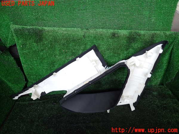 1UPJ-9240937675]クラウン ハイブリッド(AZSH20)右リアピラートリム 中古_2