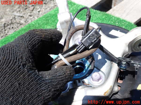 1UPJ-9240944290]クラウン クロスオーバー(AZSH35)右フロントナックルハブ 中古_3