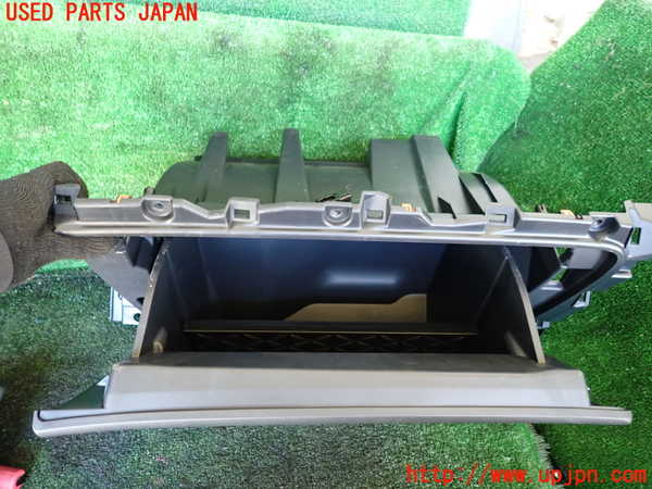 1UPJ-9240947516]クラウン クロスオーバー(AZSH35)グローブボックス1 中古_3