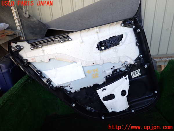 1UPJ-9240941294]クラウン クロスオーバー(AZSH35)右後ドア内張り 中古_4