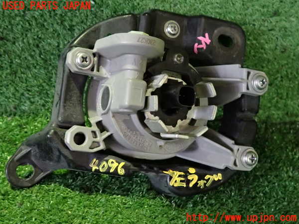 2UPJ-9240961182]ハリアー(MXUA80)左フォグ 中古_2