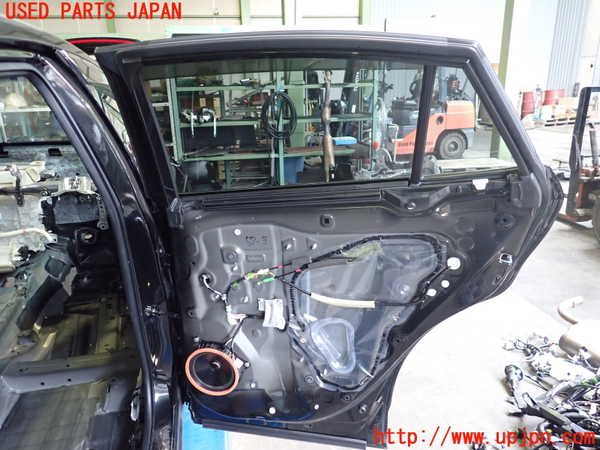2UPJ-9240961290]ハリアー(MXUA80)右後ドア 中古 AGC M2V3 43R-00150_5