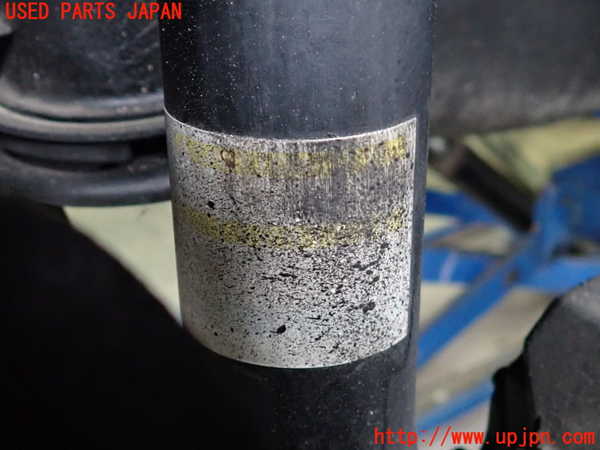 2UPJ-9240965070]ハリアー(MXUA80)右リアショックアブソーバー 中古_2