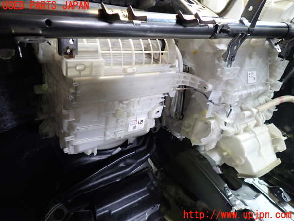 2UPJ-9240966081]ハリアー(MXUA80)エバポレーター1 中古_2