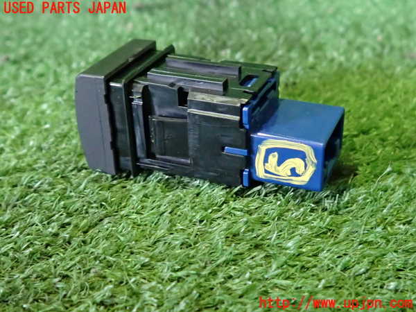 2UPJ-9240966310]ハリアー(MXUA80)スイッチ5(ビューカメラ) 中古_4