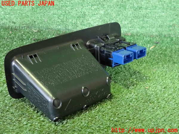 2UPJ-9240966313]ハリアー(MXUA80)スイッチ8(バックドア) 中古_2