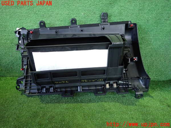 2UPJ-9240967516]ハリアー(MXUA80)グローブボックス1 中古_3