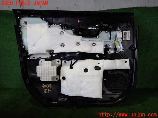 2UPJ-9240961234]ハリアー(MXUA80)右前ドア内張り 中古_4