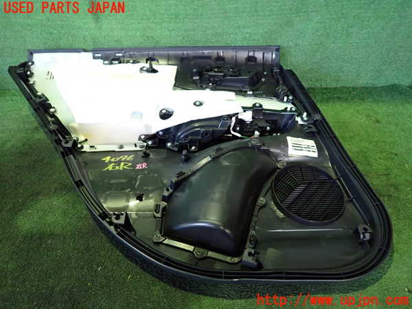 2UPJ-9240961294]ハリアー(MXUA80)右後ドア内張り 中古_3